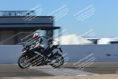 media/Nov-06-2023-Moto Forza (Mon) [[ce023d0744]]/4-Beginner Group/Session 4 (Finish Line Checker)/